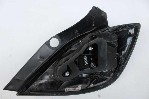 FEU ARRIERE GAUCHE OPEL ASTRA H 5PORTES 2/2007+ - Vue 2